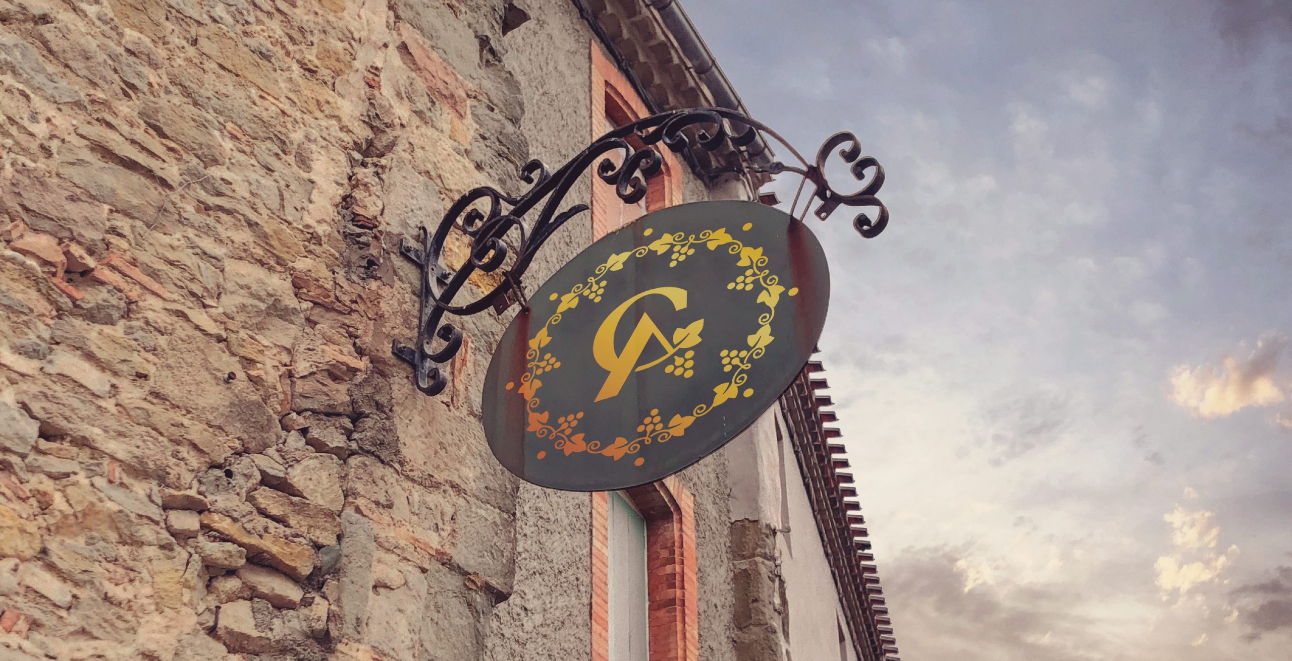 Logo display for Crucea Alba